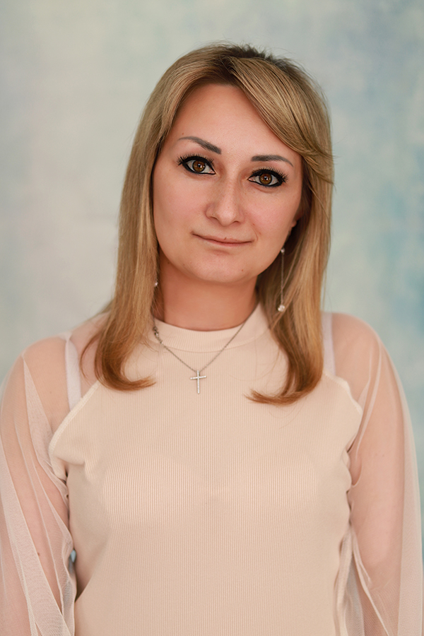 Музыкальный руководитель Онегова Марина Валерьевна.